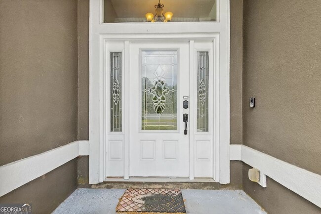 Building Photo - 3/2 open floor plan & large yard!