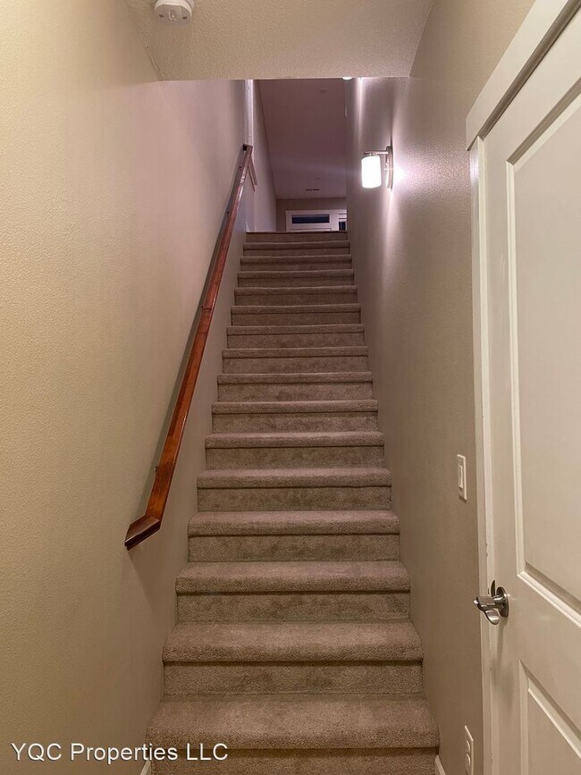 Foto del edificio - 4 br, 3 bath House - 4221 NW Sage Loop