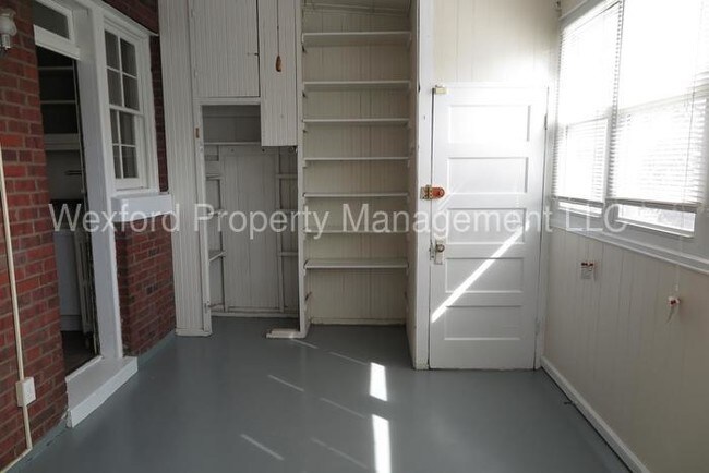 Foto del edificio - 711 Hamlin St NE