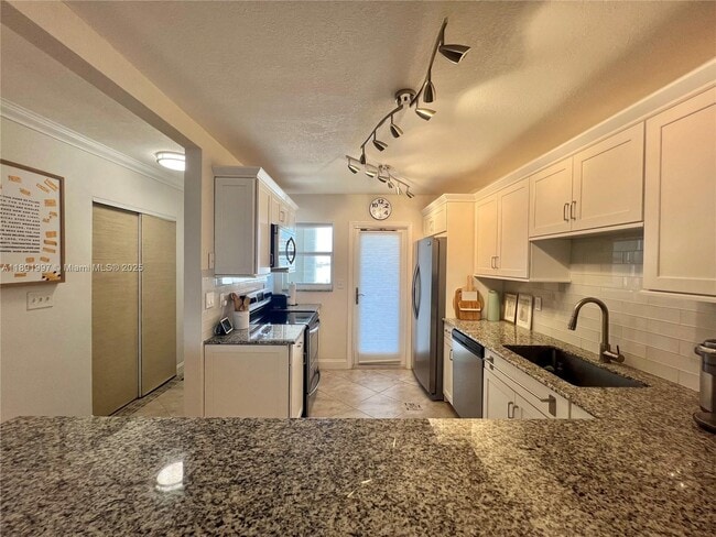 Foto del edificio - 750 N Ocean Blvd