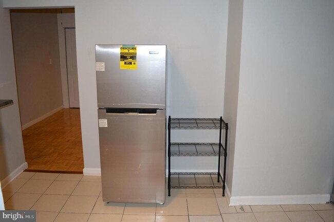 Building Photo - 2603 E Somerset St