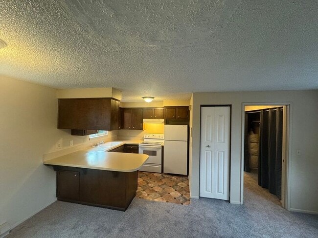 Building Photo - 2685 12th Pl SE