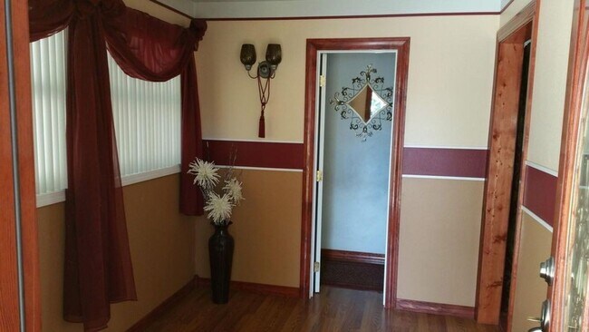 Foto del edificio - 3BD 2 BA House in Great Central Location!