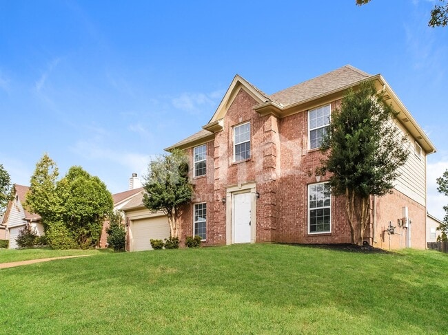 Building Photo - 7748 Parkmont Dr