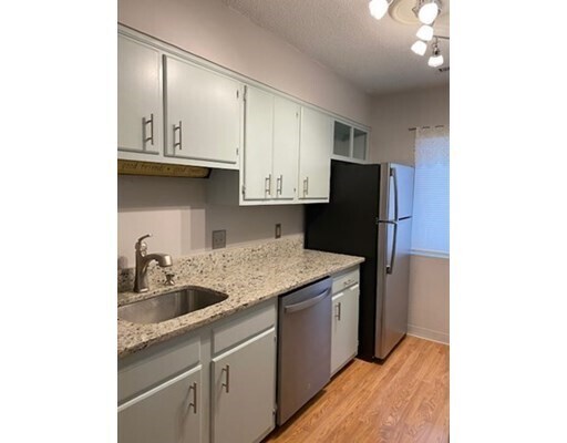 Building Photo - 59 Highwood Dr