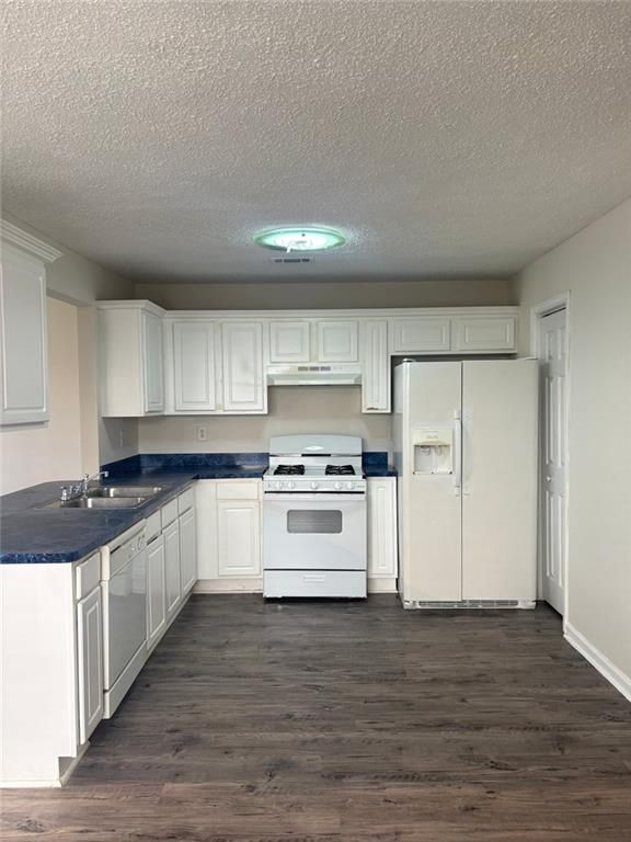 Foto del edificio - 3698 Sapphire Ct
