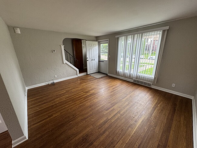 Building Photo - 122 Spangler Rd NE