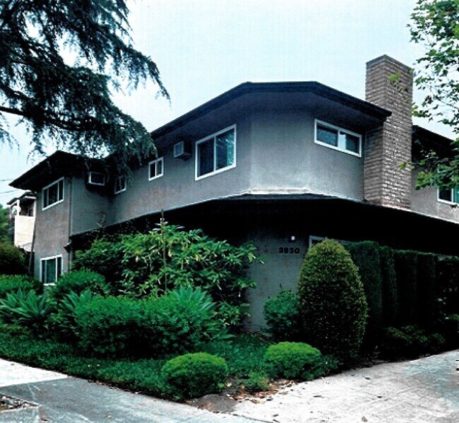 Building Photo - 3930 Park Pl