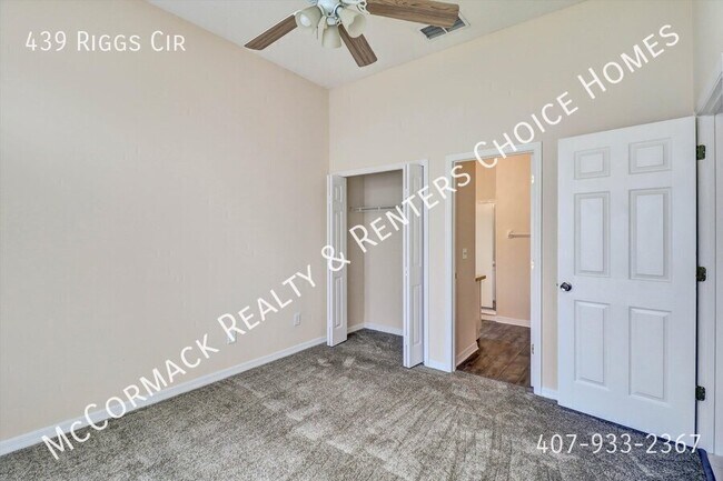 Foto del edificio - 439 Riggs Cir