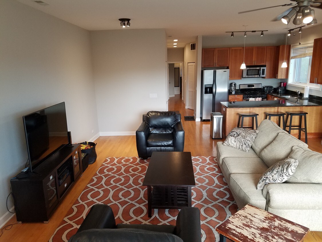Living Room - 1508 N Damen Ave