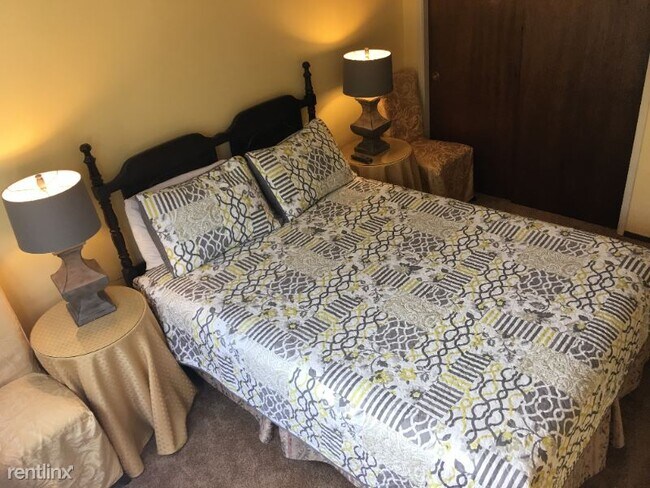 Foto del edificio - 2 br, 1 bath House - 0 Yosemite St