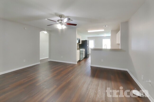 Foto del edificio - 21402 Palma Grove Way