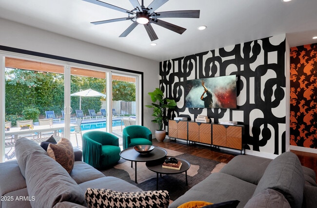 Building Photo - 3229 E Campbell Ave