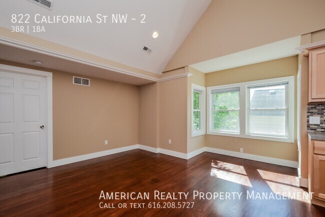 Foto del edificio - 822 California St NW