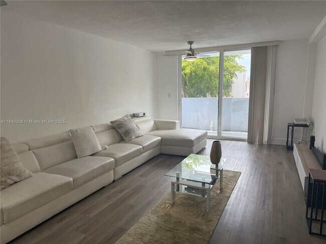 Foto del edificio - 1045 10th St