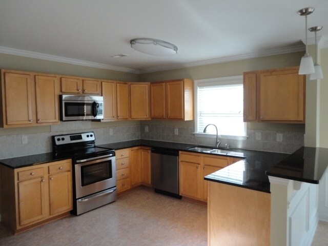 Foto del edificio - 5818 Chesridge Ln