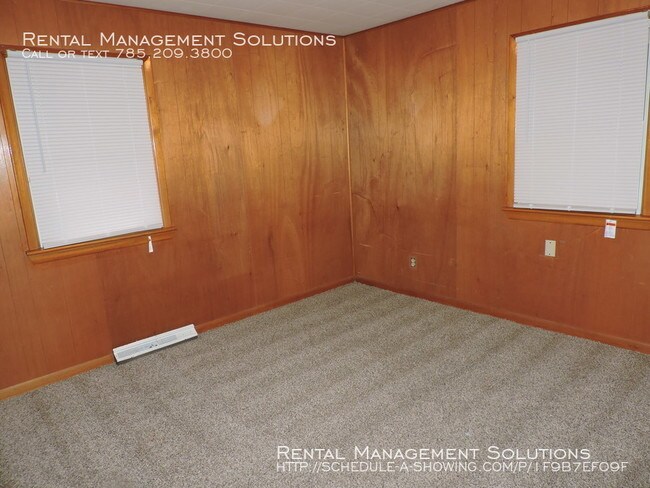 Foto del edificio - 3315 SE Indiana- 3 BED/1.5 BATH