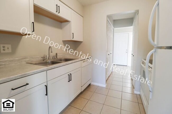 Foto del edificio - 4935 Vermont Ln