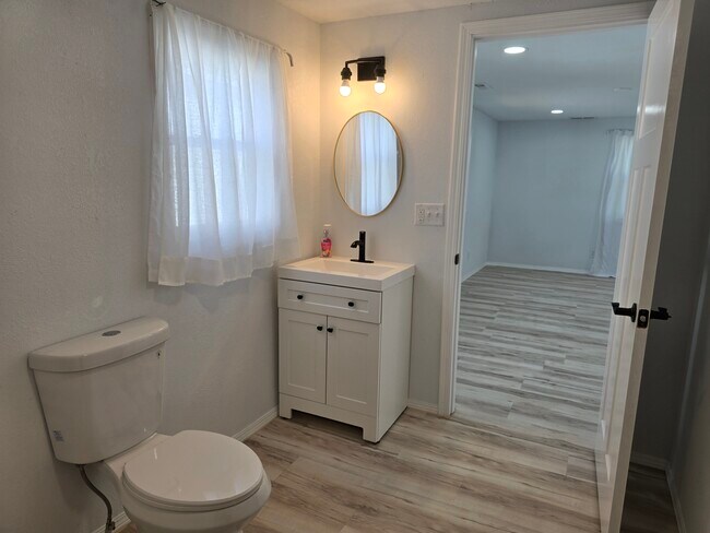Foto del edificio - 4367 11th St