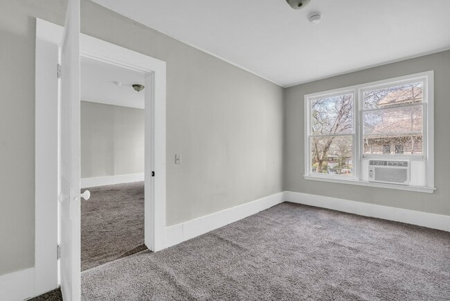 Building Photo - 43 Cottrell St