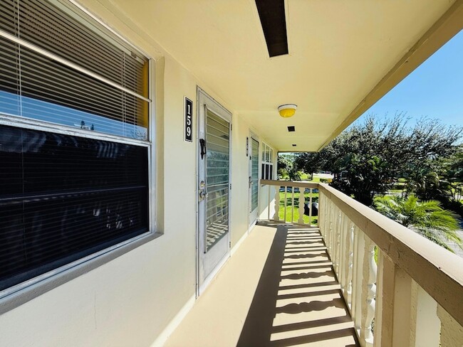 Building Photo - 159 Sussex H