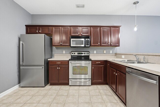 Foto del edificio - Beautiful TownHome