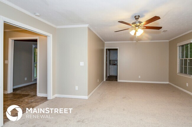 Foto del edificio - 2135 Pinewood Dr