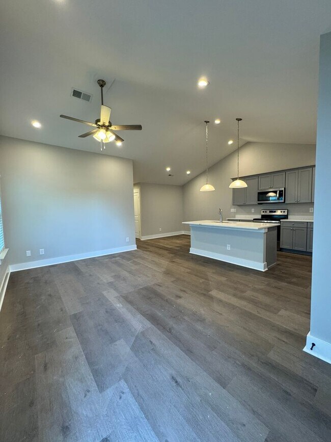 Foto del edificio - 145 Brawley Ave