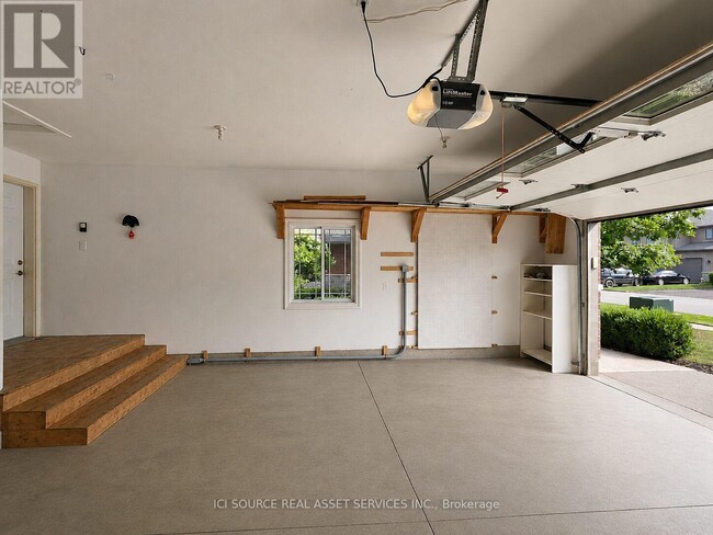 Building Photo - 6 Aspen Dr