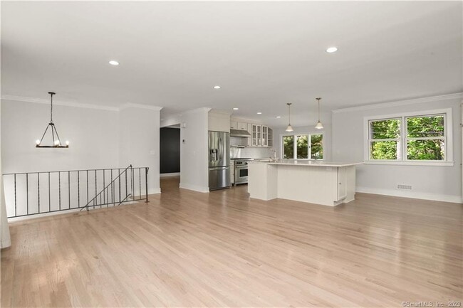 Building Photo - 6 Meadowbank Rd