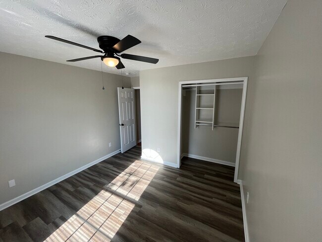 Building Photo - 5817 Pine Needle Ln