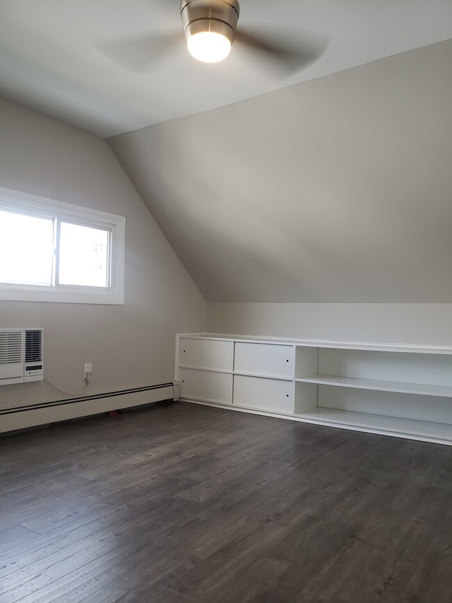 Bedroom - 25 Deep Ln