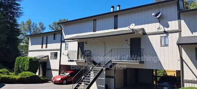 Building Photo - 1215 N 9th St