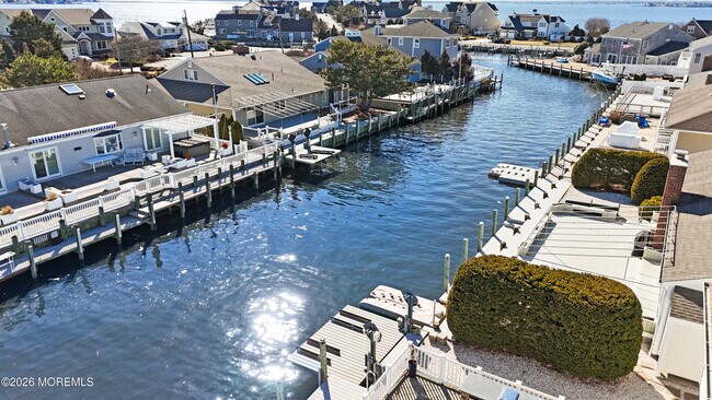 Foto del edificio - 327 Tide Pond Rd
