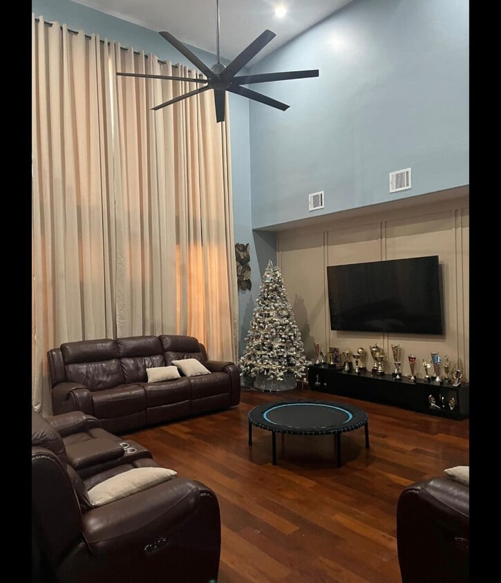 Photo - 10000 Nanak Dr (Sugar Land, TX)