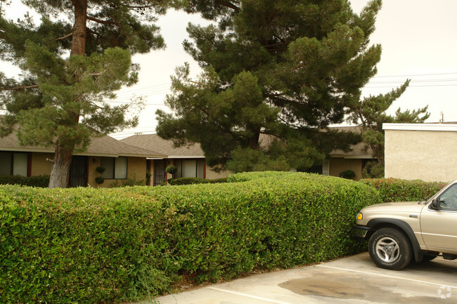 Building Photo - 15360 Sequoia Ave