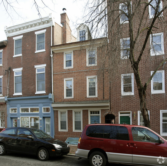 Building Photo - 747 S 2nd St