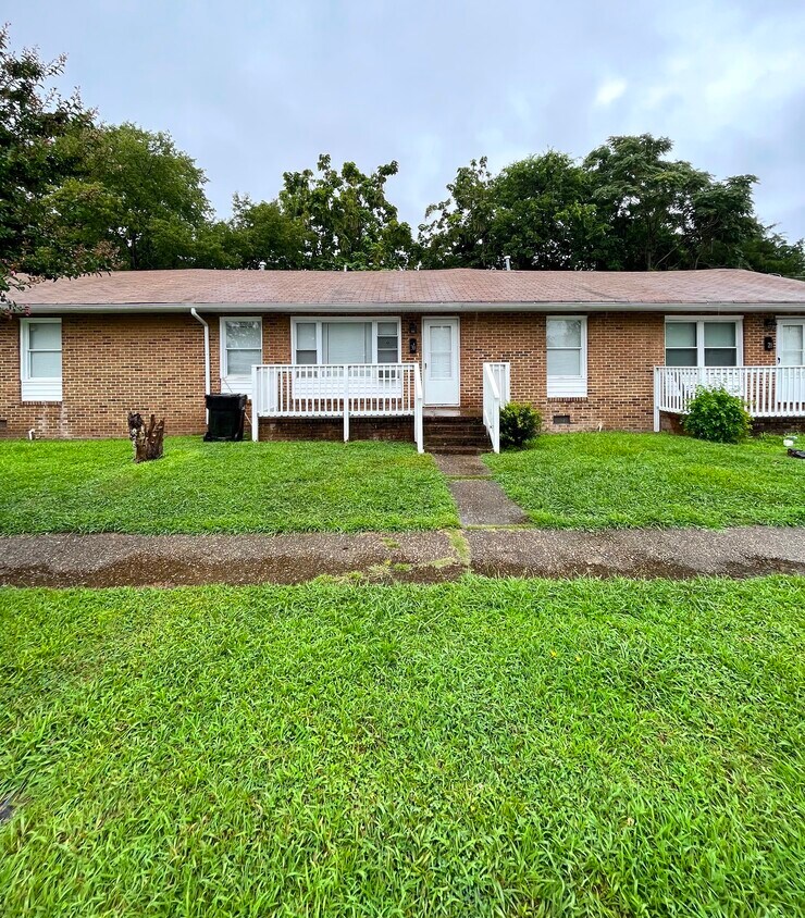 Primary Photo - 30 Carver Cir
