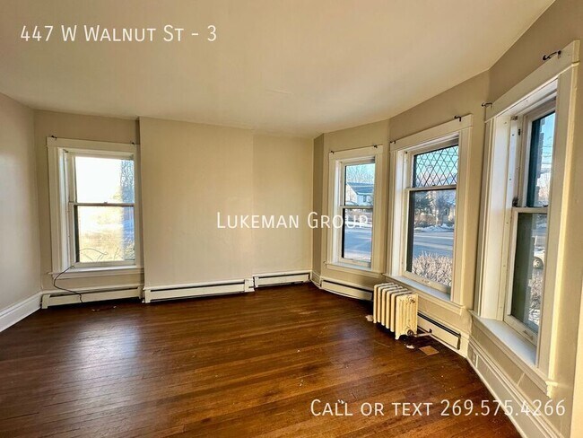 Building Photo - 447 W Walnut St