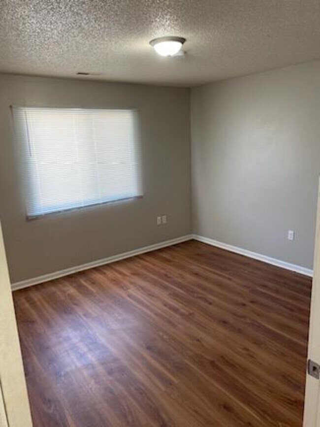 Building Photo - David City_Pinnacle Apts
