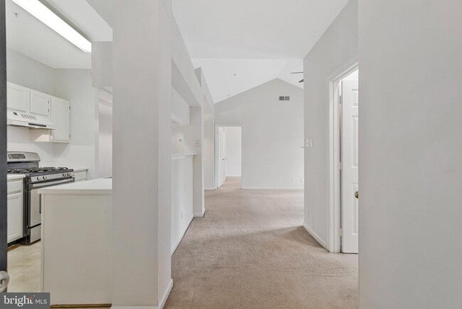 Foto del edificio - 46580 Drysdale Terrace