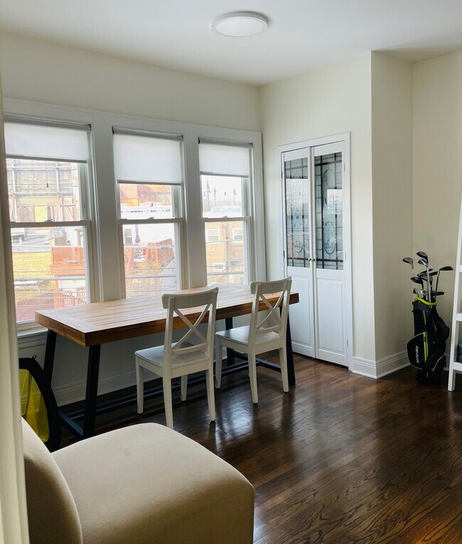 Foto del edificio - 3541 N Lowell Ave