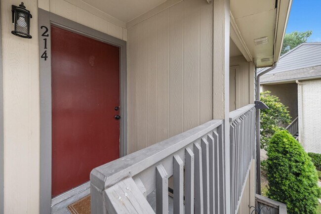 Foto del edificio - 1900 Bay Area Blvd