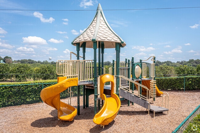Patio de juegos - Valencia Gardens