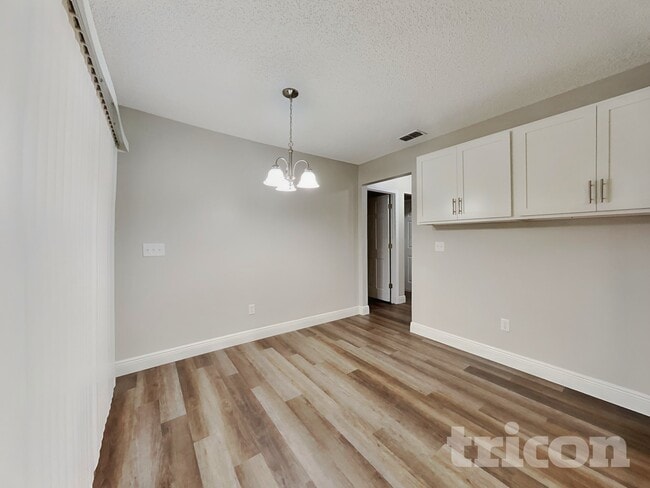 Foto del edificio - 1107 Lyric Dr