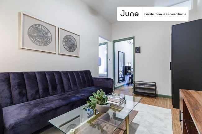 Building Photo - Room in Shared 3 bed/1 bath home in Chinatown