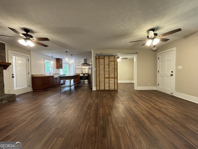 Building Photo - 325 Lake Coweta Trail