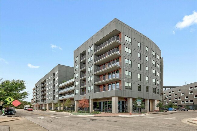 Building Photo - 1701 Simond Ave