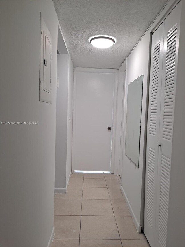 Foto del edificio - 2544 Riverside Dr