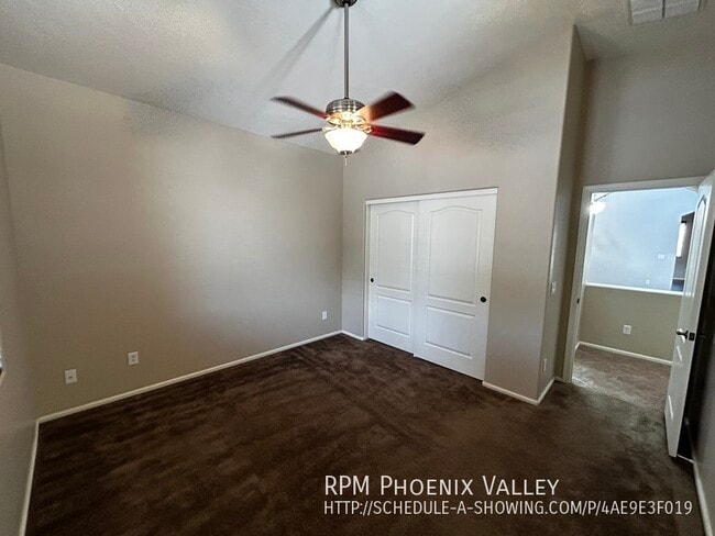 Building Photo - Spacious 4x3 Goodyear home; Bed Downstairs...